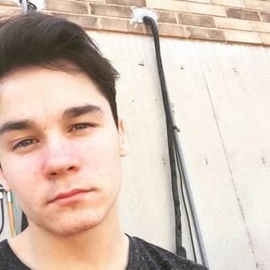 Meet your Posher, Tyler